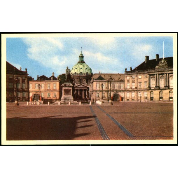 K�benhavn - Amalienborg Slotsplads - Stender 104