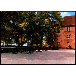 Gamle kanoner foran slottet - S�nderborg  - H. Ingwersen 517 - Ubrugt