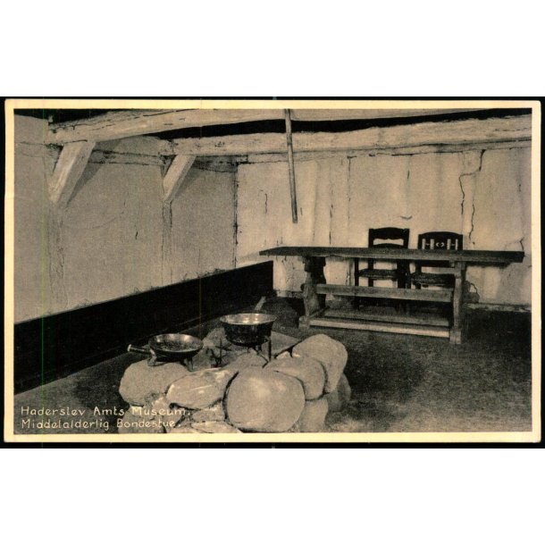 Haderslev Amts Museum - Middelalderlig Bondestue - 90637 - Brugt