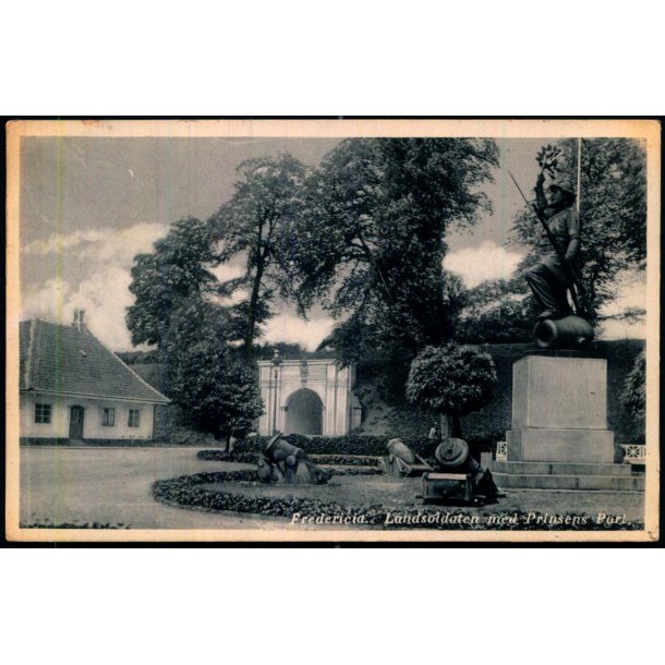 Fredericia - Landsoldaten med Prinsens Port - Banegaardskiosken 8732 - Brugt
