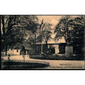 Fredericia - Landsoldaten ved Prinsens Port - Jens Andersen 185 - Brugt