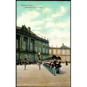 Kbenhavn - Vagtparaden paa Amalienborg - Stender 36015