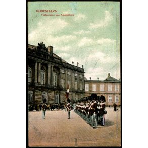 Kbenhavn - Vagtparaden paa Amalienborg - Stender 36015