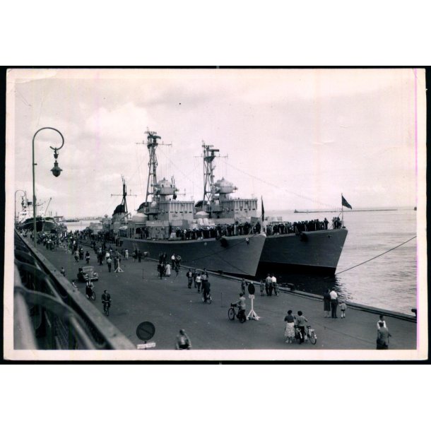 Krigsskibe - Foto u/n