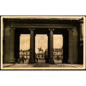 K�benhavn - Amalienborg - Kolonaden - u/n