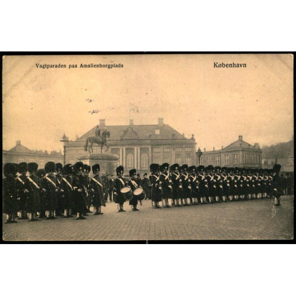 Kbenhavn - Vagtparaden paa Amalienborg - C.R. 151