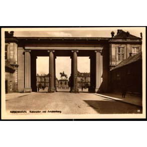 K�benhavn - Kolonaden ved Amalienborg - Rudolf Olsen 25