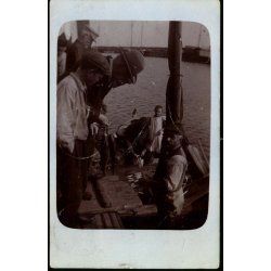  Hilsen fra �r�sk�bing -( Vil d� kjoba Torsk din Torska ? ) Fotokort 1909 - Brugt