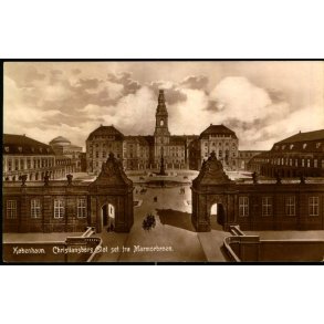 K�benhavn - Christiansborg Slot set fra Marmorbroen - Alex Vincent 181