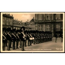 Kbenhavn - Vagtparaden paa Amalienborg - Stender 1964