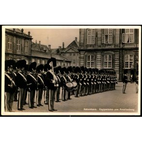 Kbenhavn - Vagtparaden paa Amalienborg - Stender 3031