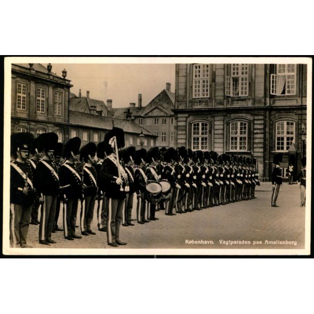 Kbenhavn - Vagtparaden paa Amalienborg - Stender 3031