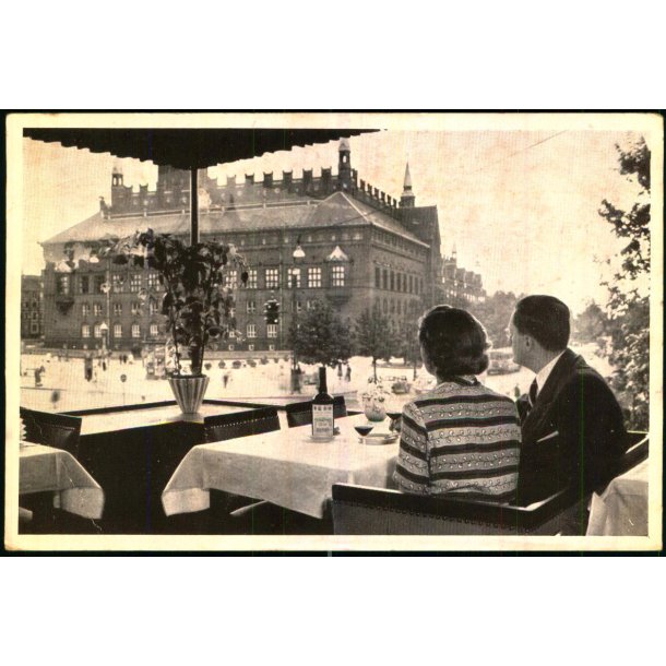 Nyder udsigten over Rdhuspladsen og et glas Cherry Herring p Skandinavia - EH.P. u/n -  - Ubrugt