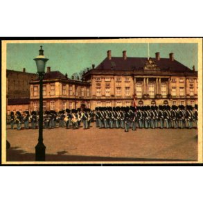 Kbenhavn - Livgarden paa Amalienborg Slotsplads - K. Witt-Mller 6700-35
