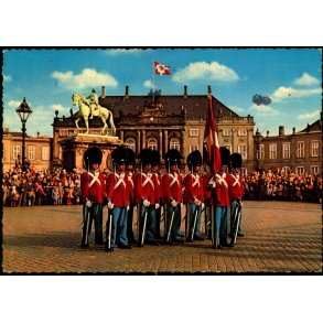 K�benhavn - Vagtparaden paa Amalienborg - Kr�ger 989/21
