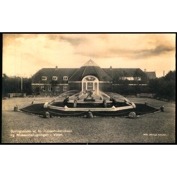 Springvandet af N. Hansen-Jacobsen og Mus�umsbygningen i Vejen - 1900 - Ubrugt