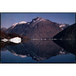 Fjelde spejler sig i en fjord - Grnlands-Agenten GA 2 - Brugt