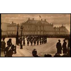 K�benhavn - Vagtparaden paa Amalienborg - Chr. Olsen 198