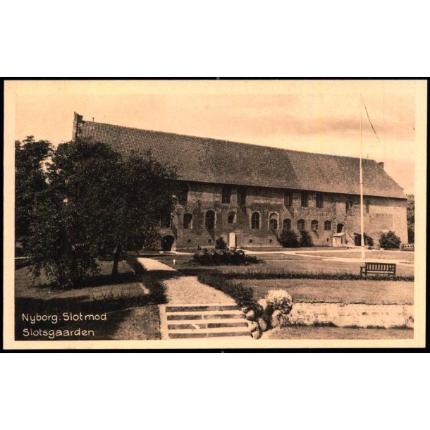 Nyborg Slot mod Slotsgaarden - Erhardt Jensen 65381 - Ubrugt