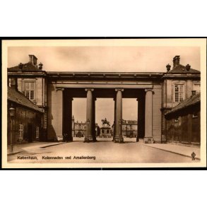 K�benhavn - Kolonaden ved Amalienborg - Chr. Olsen 29