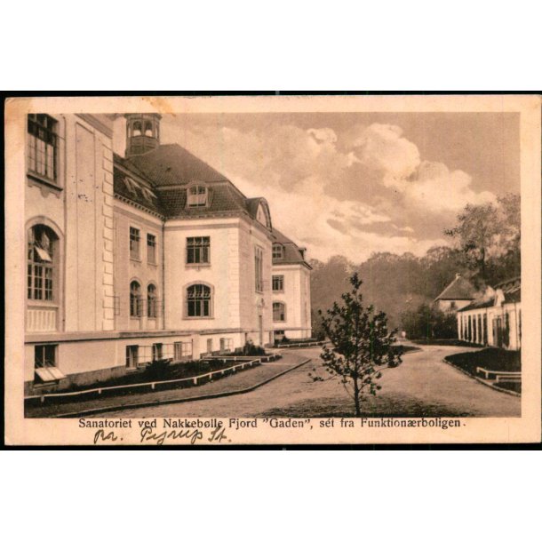 Sanatoriet ved Nakkeb�lle Fjord "Gaden", set fra Funktion�rboligen - M. Mikkelsen 7883 - Brugt