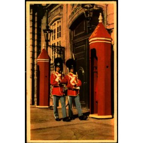 Kbenhavn - Vagten ved Amalienborg - K. Witt-Mller 6700-4