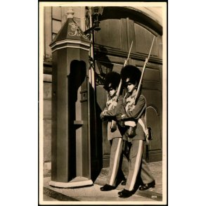 Kbenhavn - Gadervagt foran Kongens Slot - Alex Vincent 668