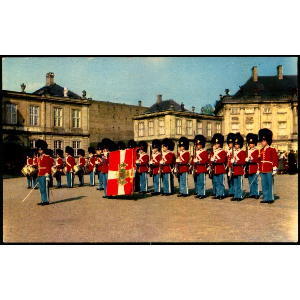 Kbenhavn - Vagtparaden p Amalienborg - Rudolf Olsen 65