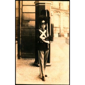 Garder paa Amalienborg - Fotokort u/n