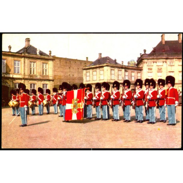 Kbenhavn - Vagtparaden p Amalienborg - Rudolf Olsen 65