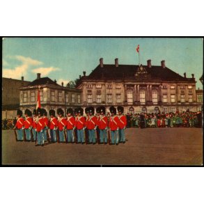 Kbenhavn - Vagtparaden p Amalienborg - Rudolf Olsen 47