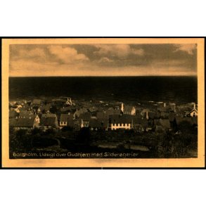 Bornholm - Udsigt over Gudhjem med Sildergerierne  - Colbergs Bogh. 830