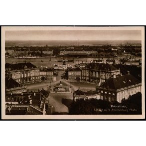 K�benhavn - Udsigt over Amalienborg Plads - Chr. Olsen 41