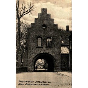 Klosterporten. Indgang til Sor Cistercienser Kloster - N.P. Larsen u/n - Ubrugt