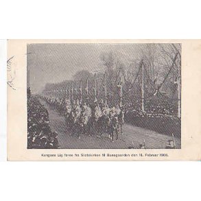 Kongens Lig fres fra Slotskirken til Banegrden.