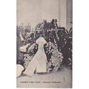 Frederikd. VIII s Kiste i Roskilde Domkirke.