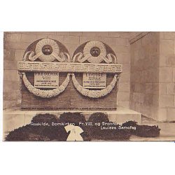 Roskilde  Fr. VIII og Dr. Louises Sarkofag. - J.B.