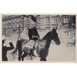 Kong Christian X til Hest. u/no