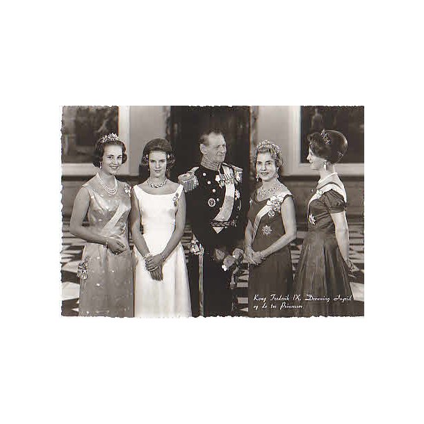 Kong Frederik og Dronning Ingrid-tre prinsesser.
