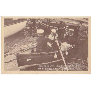 Kongen og Prins Knud roes til 