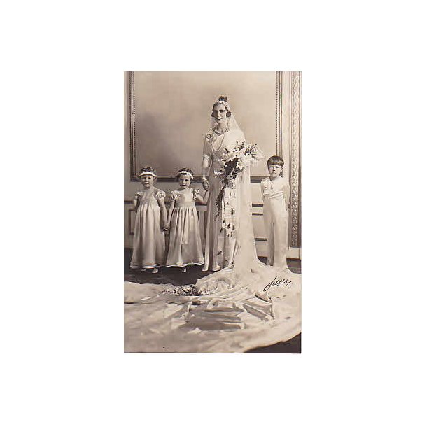 Kronprinsesse Ingrid i Brudekjole -.A.E.162