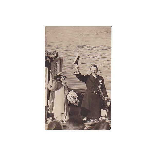 Kronprins Frederik - Ingrid ankomt til Danmark.