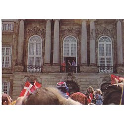 Den Kongelige Familie p Amalienborg. C 111