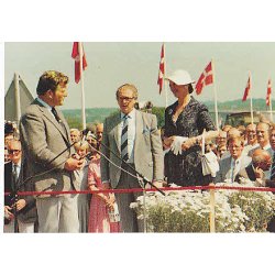 Dronning Margrethe Indvier Far&oslash;broen.