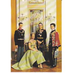 Kongefamilien p&aring; Amalienborg. St.868