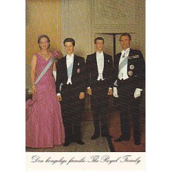 Kongefamilien p Amalienborg. St.834