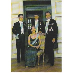 Den Kongelige Familie p Amalienborg. St.838