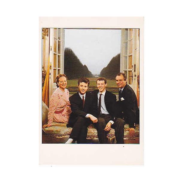 Kongefamilien p&aring; Fredensborg Slot. G.u/no