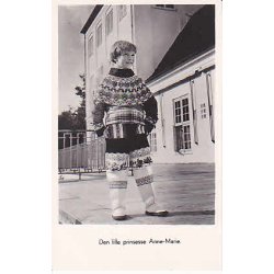 Anne-Marie i Grnlnderdragt- Grsten