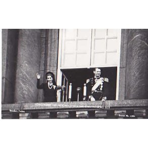 Kongeparet ved Proklamationen.St.6384